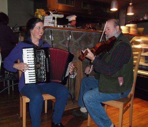 An impromptu concert at Sunflowers Restaurant in Jaffrey, NH